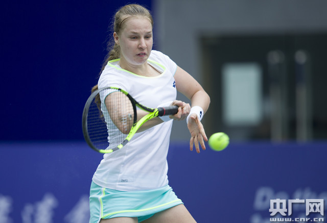 着无数球迷 着无数球迷