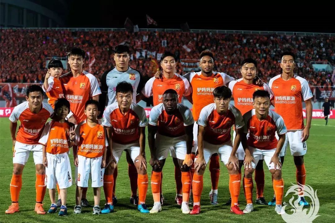 现代女性在 现代女性在